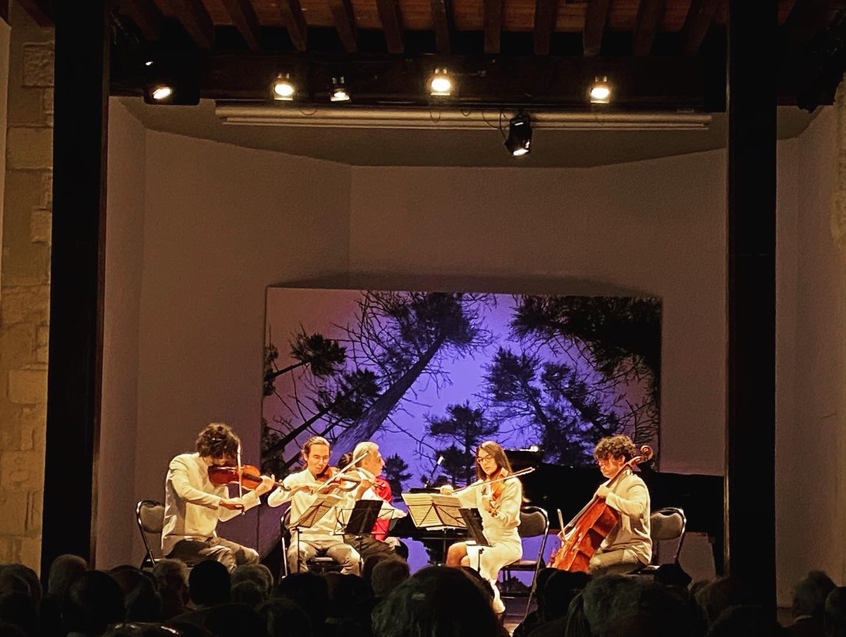 La_Belle_Saison's tweet photo. Magnifique journée quatuors hier au Méjan ! @AssoMejan 
2 concerts offerts par le @ElmireQuatuor et Michel #Dalberto, avec le sublime quintette de #Vierne, puis le @quatuorvankuijk qui poursuit son cycle Mendelssohn. ✨ https://t.co/TbCFuzPL1q