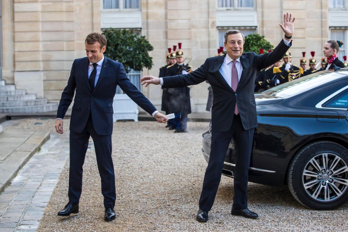 EnricoMatteioli's tweet photo. Il Trattato del #Quirinale che verrà siglato giovedì a Roma arriva all’indomani dell’Opa del fondo americano #KKR su #TIM. 11 capitoli da Difesa a Economia passando per la collaborazione politica. L’equilibrismo di #Draghi tra USA🇺🇸 e Francia 🇫🇷sarà cruciale per salire al Colle🇮🇹 https://t.co/avri4312CK