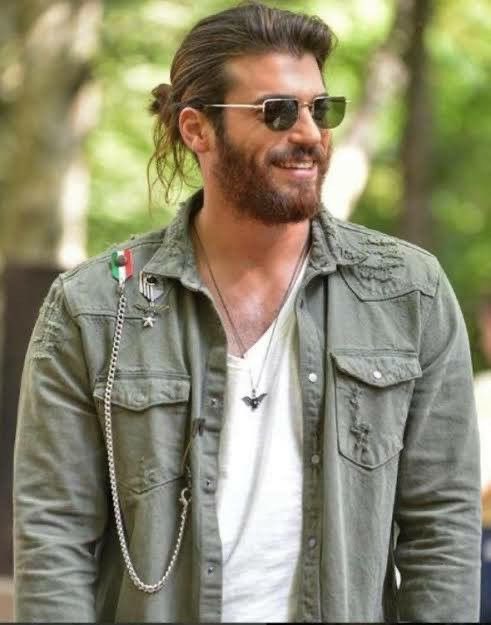 canem198917's tweet photo. 🍀🌿🌱
#Globalnubiaawards2021
I vote #CanYaman for
#globalactoroftheyear https://t.co/JyG4tU1kxp