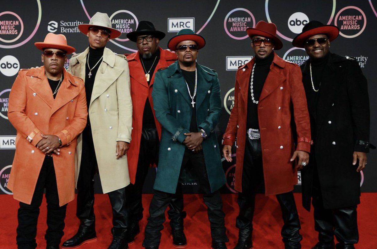 travisfromdabk_'s tweet photo. Someone frame this picture of all six members of New Edition. Legends. https://t.co/i6v4Swg81e