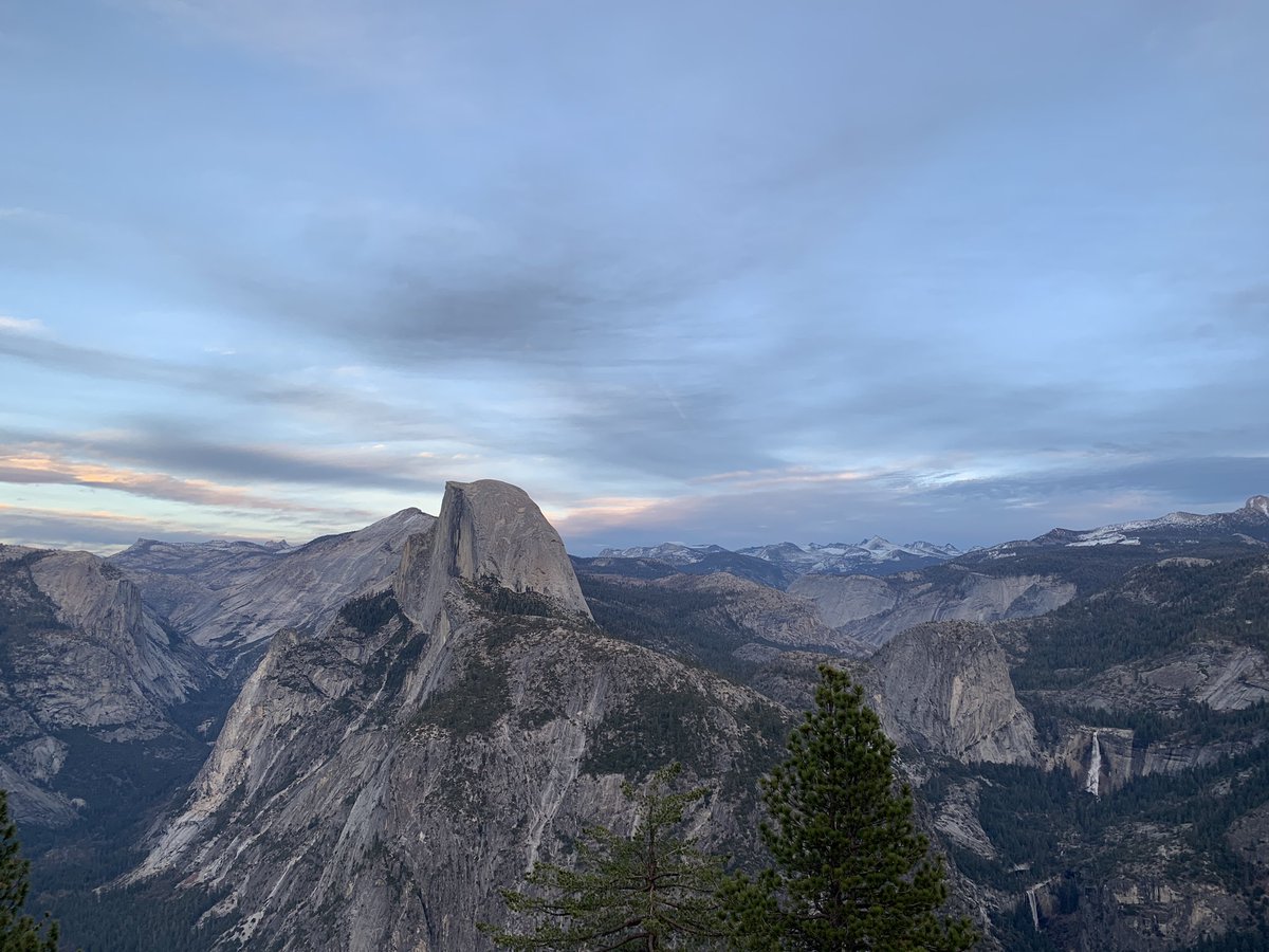 JorgeRH2O's tweet photo. After an 8.4 mile loop from #TaftPoint, Fissures, Roosevelt Point, #SentinelDome to end with an amazing moonrise from #GlacierPoint with a woaaaahhhhhh!!! view of #YosemiteValley, #HalfDome, #YosemiteFalls @YosemiteNPS! Definitely on my top 5 hike/life experiences. :-) https://t.co/99YGMS1Bdc