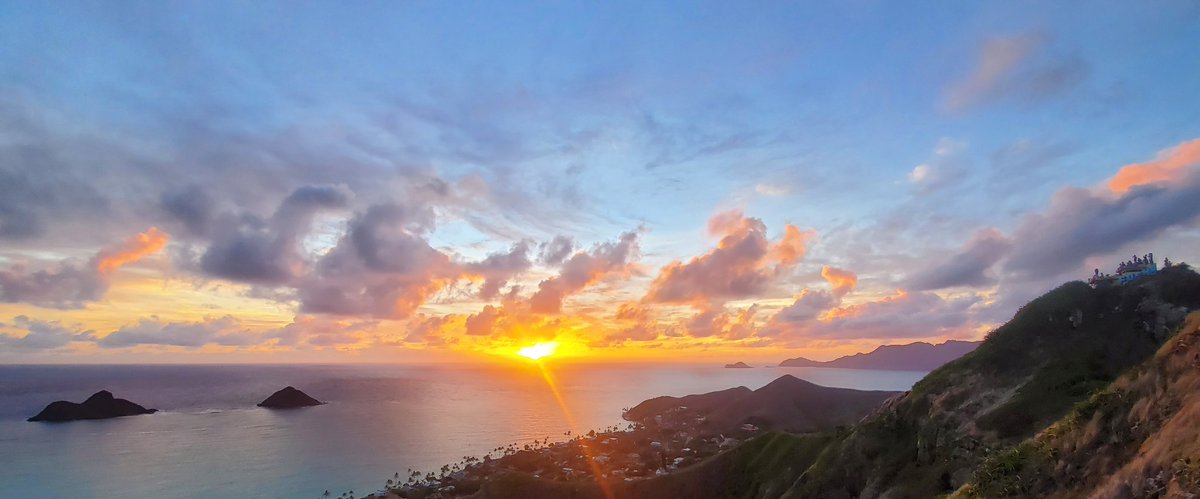 TrouthunterCt's tweet photo. First sunrise in Oahu. 4 am hiked up mountain in the dark. Sat on top of an old military bunker. #pillboxhike #getoutandhike @petermarteka https://t.co/M7Egiu3Rx6