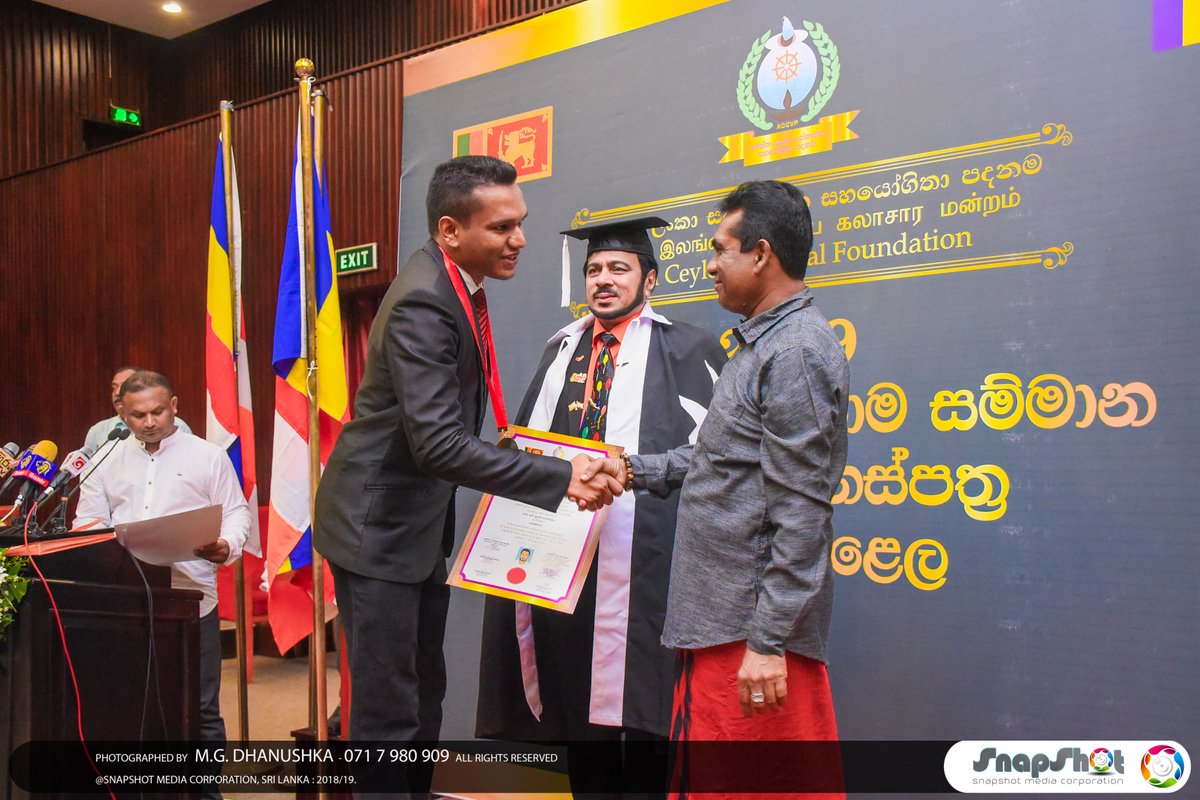 IsuruShammika's tweet photo. Most youngest Sri Lankan to receive the Deshamanya Honor award.
- Dr.Isuru Bandara -
#IsuruBandara #FutureSriLanka #isuru #DrIsuruBandara https://t.co/j3Y85geyoS