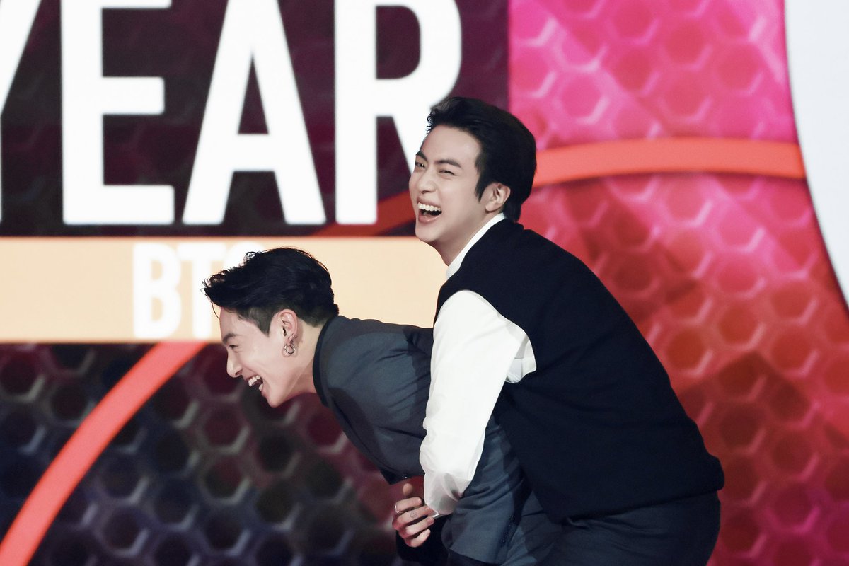 ALittleBraver92's tweet photo. Juan here to share some cute moment 😂 https://t.co/0V6pGFB4RQ