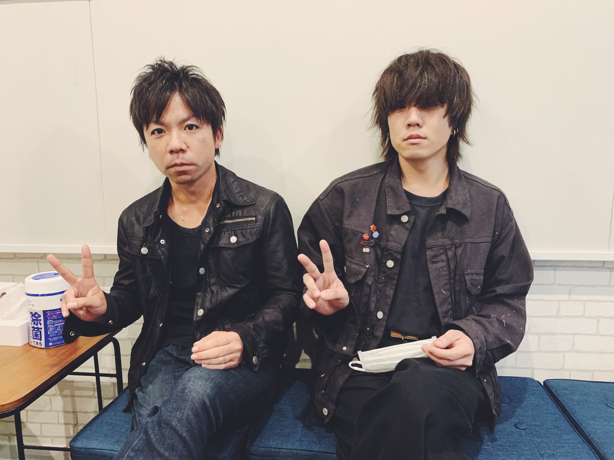 Lantern_Marche's tweet photo. このあと21:30から #FM長崎『#ランタンマルシェ』

🆕新曲「カームダウン」O.A.!!

ついに今夜は・・・!!
長崎のスリーピースバンド"TeC＝ArC(@TeCArC1)"さんが☎️で登場!!

彼らの音楽と「俺の話を聞け!!」をこの２人でお届け👍

📱radiko
▶︎https://t.co/jTgN3duGMX
✉️
▶︎https://t.co/OQkQSN0MtR https://t.co/mb82B9Sydj