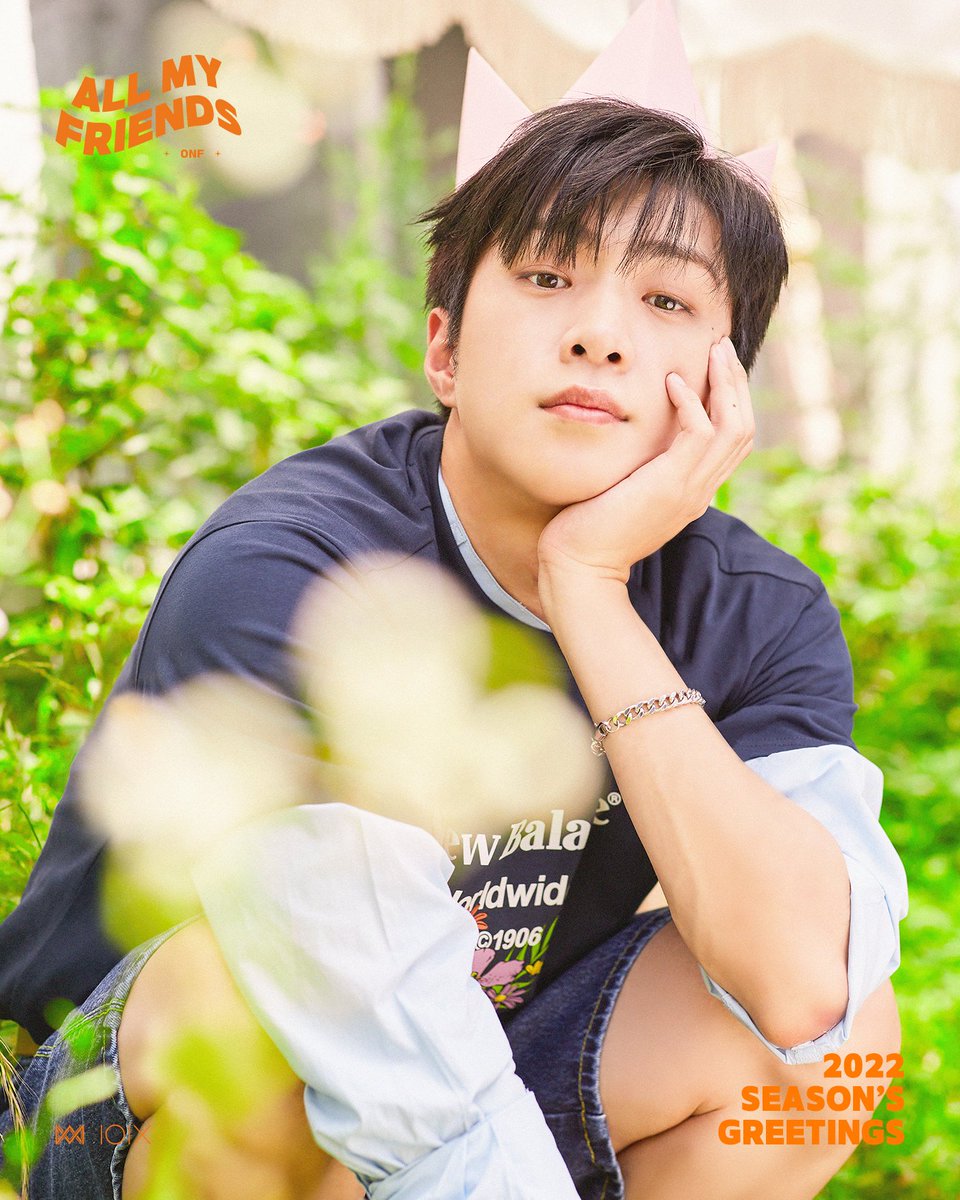 ONF_offcl's tweet photo. ONF 2022 SEASON'S GREETINGS [ALL MY FRIENDS] WYATT

#온앤오프 #ONF #ALLMYFRIENDS #WYATT https://t.co/AVbmAzyCe5
