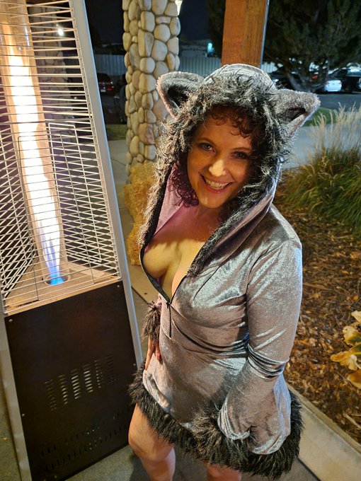 Animal Instincts night was a lot of fun. https://t.co/22pbhnbZua<a href="/tag/bikini"class="tags"><span>#bikini</span></a><a href="/tag/sundayfunday"class="tags"><span>#sundayfunday</span></a><a href="/tag/milf"class="tags"><span>#milf</span></a><a href="/tag/americanflag"class="tags"><span>#americanflag</span></a>