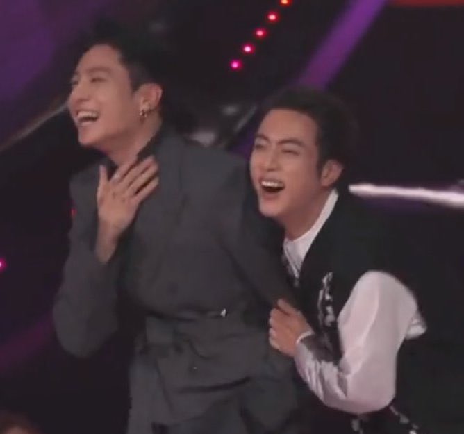 MinSlayer's tweet image. THE CUTEST!