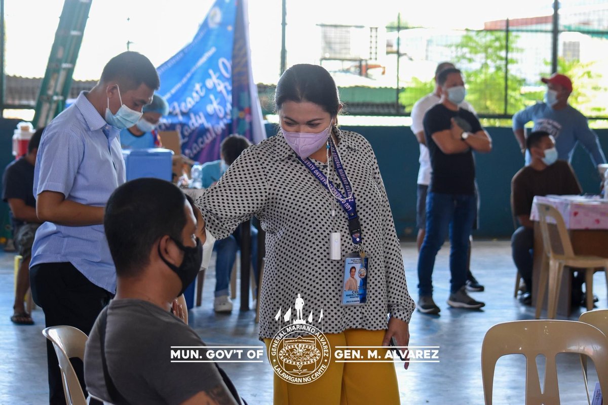 LGU_GMA's tweet photo. [SABAYANG MOBILE RESBAKUNA, KASALUKUYANG UMAARANGKADA SA BRGY. PANTALEON GRANADOS AT BRGY. ALDIANO OLAES]

Pinapayagan ang walk-in para sa lahat (Pediatric at Adult Vaccinee). Huwag kalimutang magsuot ng face mask at magdala ng ball pen.

#MobileResbakuna
#SerbisyongMayPuso https://t.co/CaTo1BmHPv