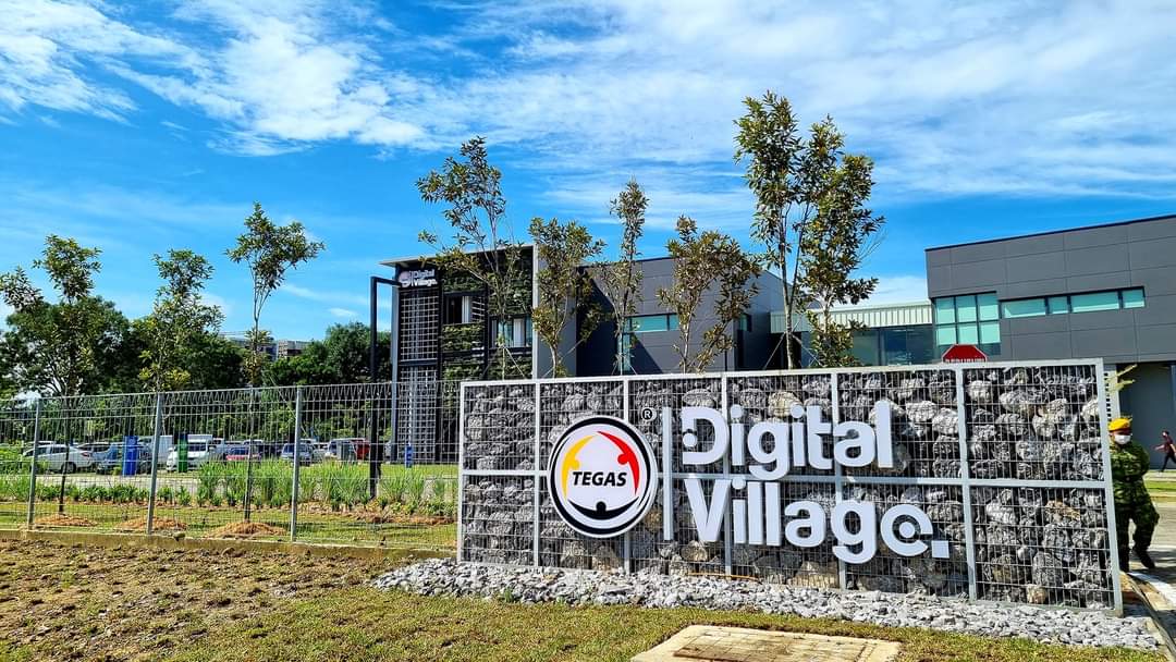 datukhensem's tweet photo. Tabung Ekonomi Gagasan Anak Sarawak(TEGAS) Digital Village, Kuching yang dirasmikan oleh Abang Jo pagi ini.

TEGAS Digital Village merupakan sebuah platform(incubator) bagi membantu startups dan inovasi digital Sarawak. https://t.co/qznZznaQIP