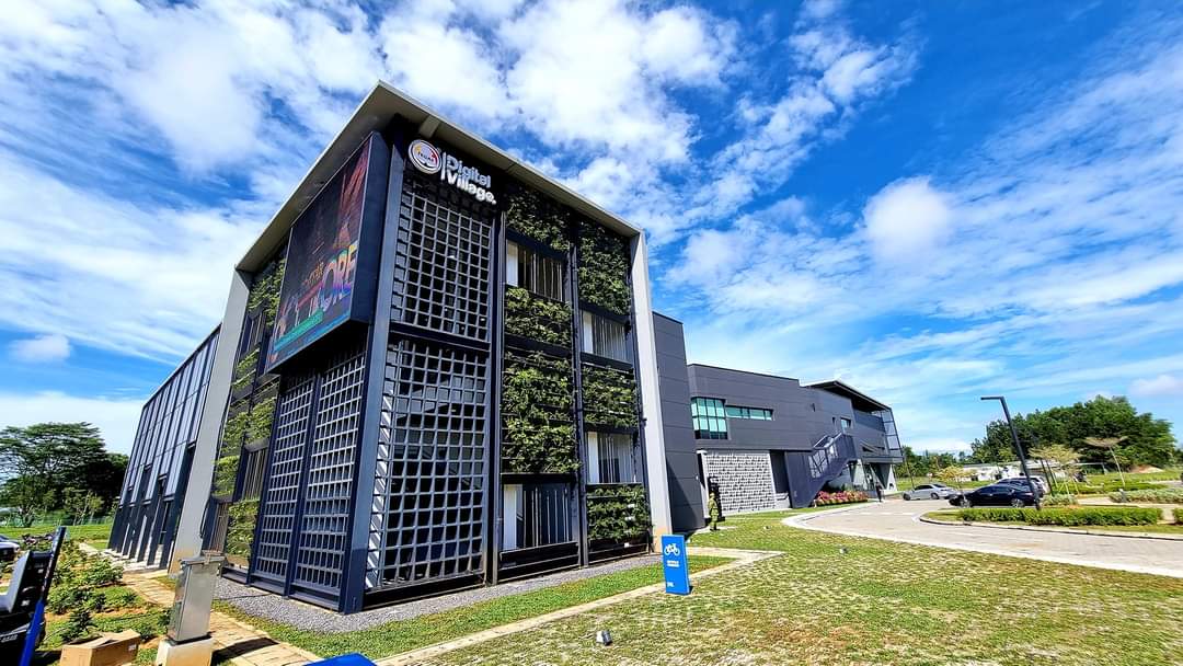 datukhensem's tweet photo. Tabung Ekonomi Gagasan Anak Sarawak(TEGAS) Digital Village, Kuching yang dirasmikan oleh Abang Jo pagi ini.

TEGAS Digital Village merupakan sebuah platform(incubator) bagi membantu startups dan inovasi digital Sarawak. https://t.co/qznZznaQIP