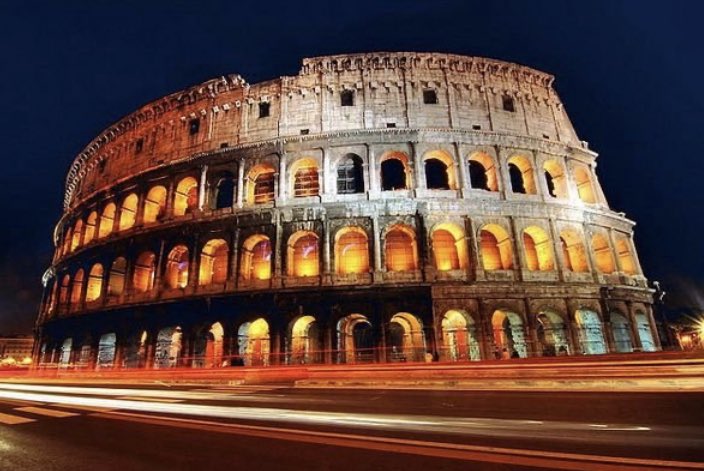 Angel5642620235's tweet photo. Burning Rome at night ✨🌙✨ https://t.co/4FEicObqsg