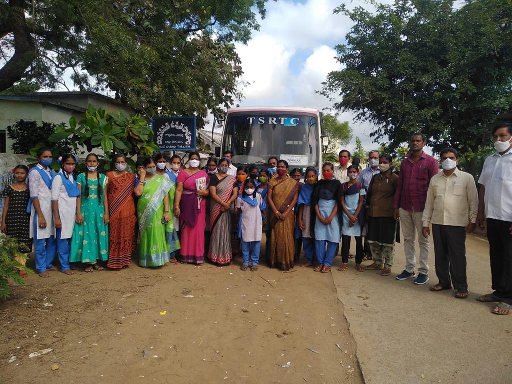 DMKHAMMAMTSRTC's tweet photo. @radhikaa02 @tsrtcmdoffice https://t.co/u95DqaxqEm