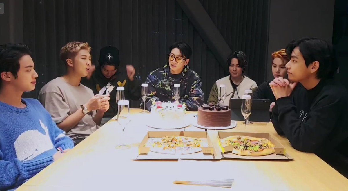 xpjjkth's tweet photo. if you told these 7 humble boys that they're gonna get big and win the artist of the year award, they would probably just laugh at you. I AM JUST SO PROUD OF WHAT THEY HAVE BECOME. https://t.co/1egzl8xAV1