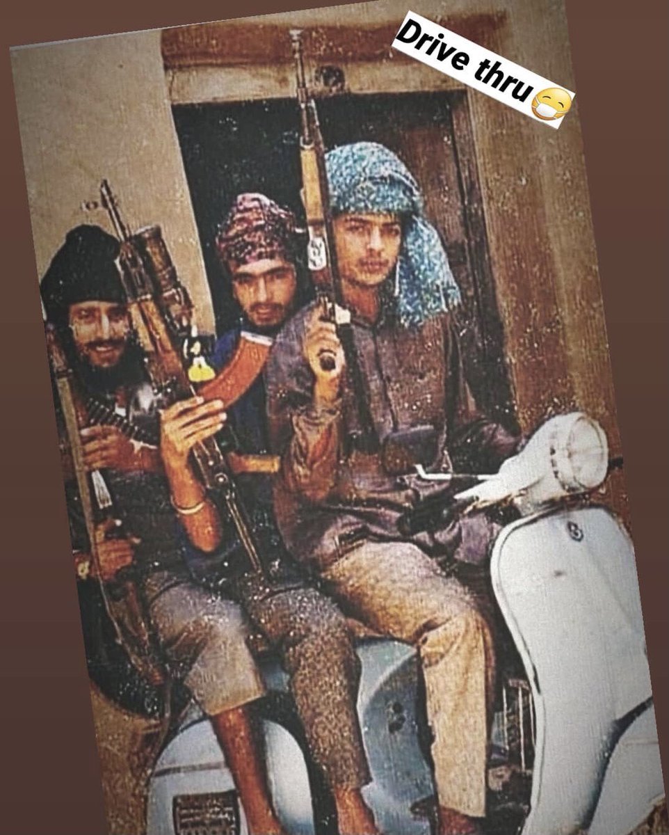 Jasse_oye_'s tweet photo. ਲੈਸ ਸ਼ਸਤਰਾ ਦੇ ਨਾਲ ਫੱਬਦੇ ਸੀ...⚠️
ਹੁਣ ਇਹ ਗੱਲ ਸਮਝ ਜਰੂਰ ਆ ਗਈ ਖਾੜਕੂ ਲਾਲ ਲੀਰਾ ਲਈ ਕਾਲ ਬਣੀ ਕਿਉ ਬੈਠੇ ਸੀ 😬
ਉਂ ਗੱਲ ਆ ਇਕ😐
#drive_thru https://t.co/lIweR6QTaa