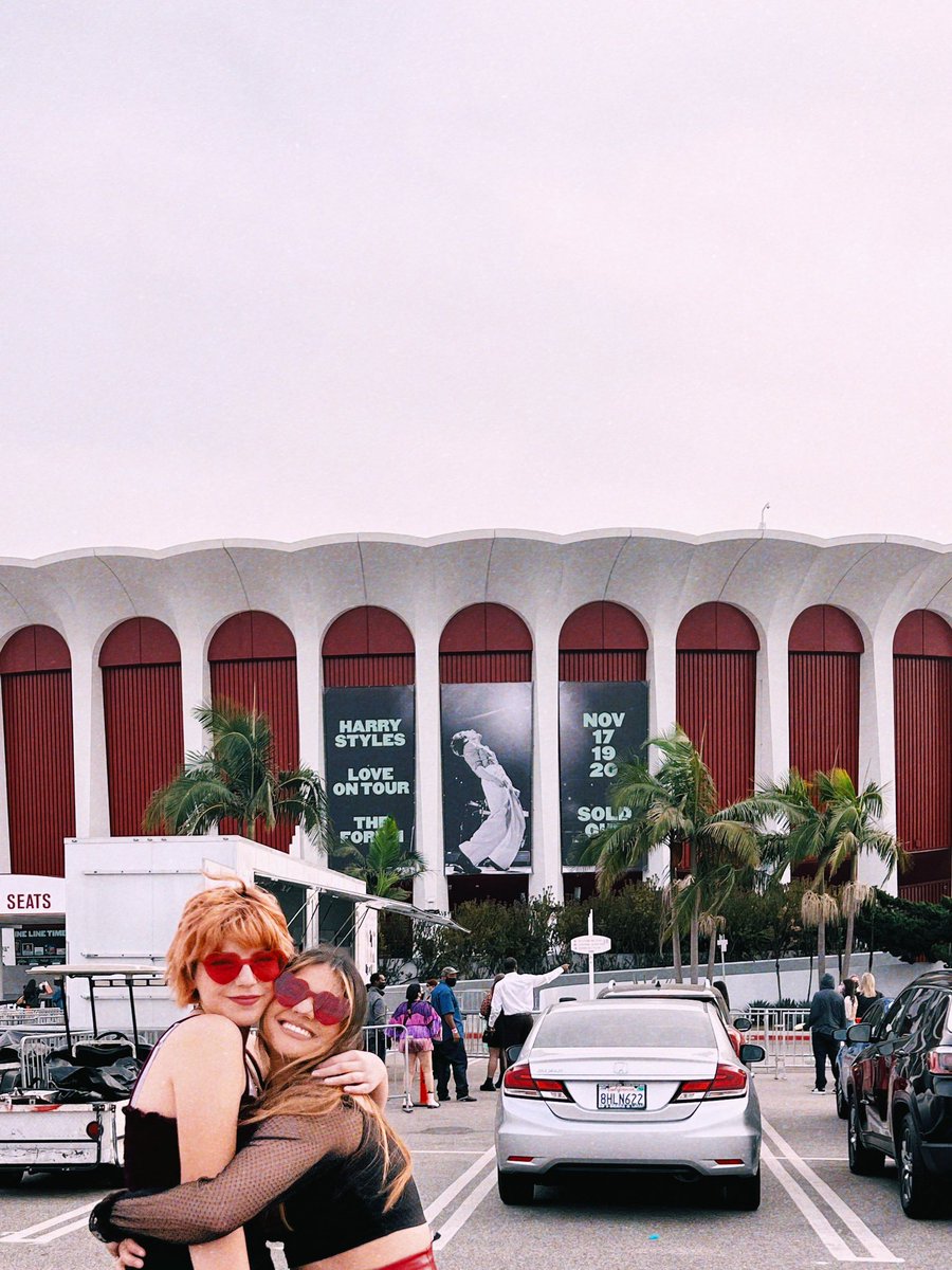 cristy4400's tweet photo. Second Harry concert @kiwijoc❤️ and hopefully many more to come https://t.co/I55eMv9rrH