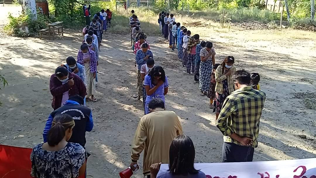 Residents from eastern #Yinmarbin and northern #Salingyi townships in #Sagaing Region marched the 257th day of anti-coup rally strike on Nov22.
#Nov22Coup  
#WhatsHappeningInMyanmar