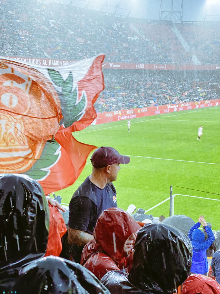 angelito_kupula's tweet photo. Sólo importas tú @SevillaFC https://t.co/BYKjpxOhV9