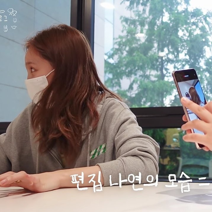 nayeon thinker #FormulaOfLove tweet media
