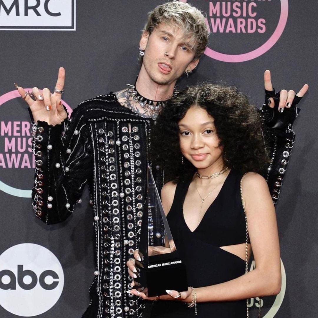 lethalxreaper's tweet photo. “Being a dad is one hell of a accomplishment, getting to share your career accomplishments with your baby girl is a even bigger accomplishment.” Col said with tears in his eyes. “Thank you everyone who made this possible tonight. Much love - Kells” https://t.co/8iu7kmyuHc