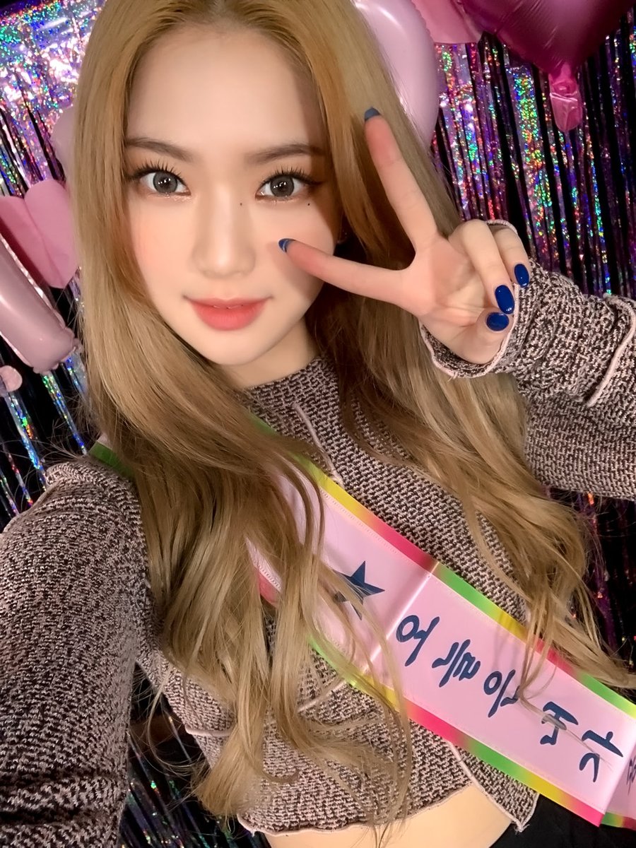 isafilter's tweet photo. she’s a barbie doll https://t.co/To7BpJXDvW
