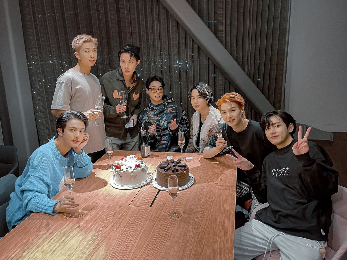 archivefortae's tweet photo. my heart feels so full ♥️ https://t.co/VBSEEAKAoo