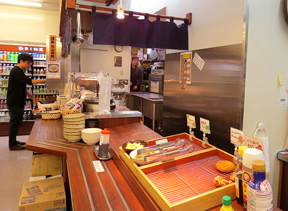 dailyportalz's tweet photo. 酒屋で立ち食いそば屋で立ち飲み屋な次世代コンビニ https://t.co/eGhvEq97mm #DPZ https://t.co/krmPjgSWc0