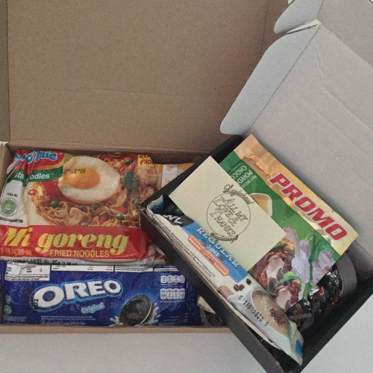 1130scart's tweet photo. 📮 — #forpau

late n tlg ‘to kc i received these last week p AND UBOS N SIYA !! pero thx so much sa care package hihi love u bhe qng maacm @thelovehaul #kelivered ! 

also,,, first time kong itry ‘yung mi goreng ??? and ang sarap nia pla 😭😭😭 https://t.co/42ELk3vYEO
