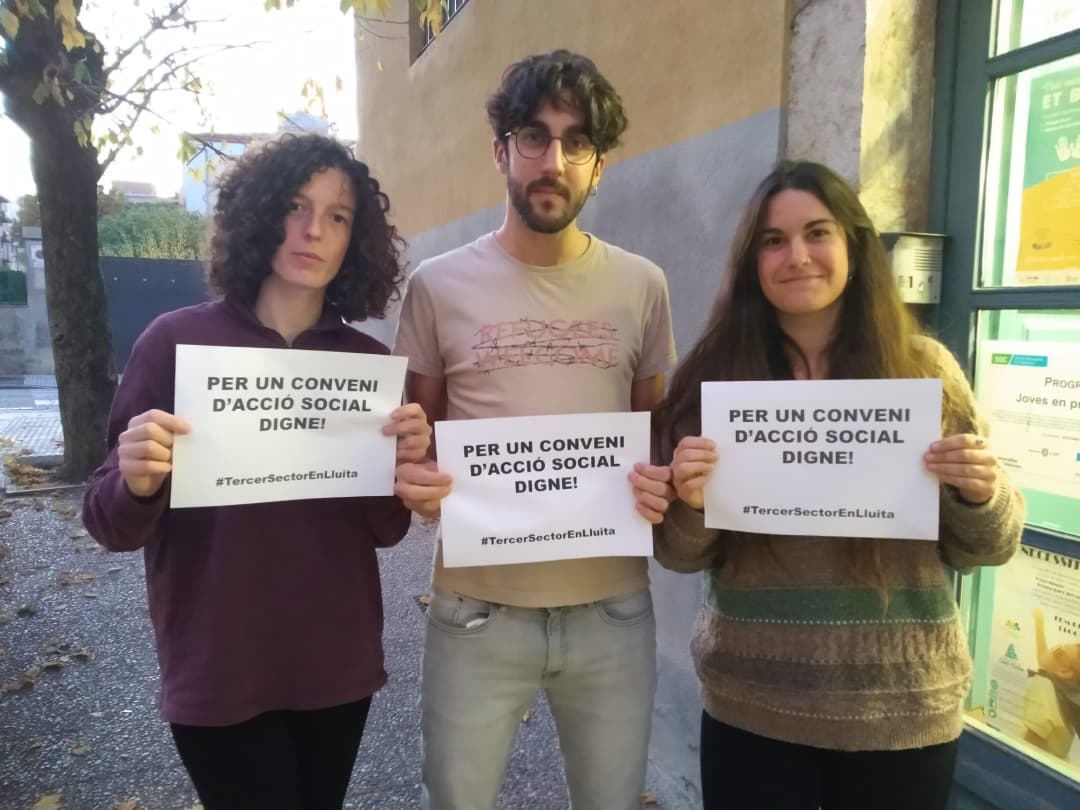 PLluita's tweet photo. Avui finalitzem aquesta campanya de denúncies i dimecres comencen les aturades als centres de treball.

Per un Conveni d'Acció Social digne, mobilitza't! 

#tercersectorenlluita https://t.co/Oo2vTLCXcw