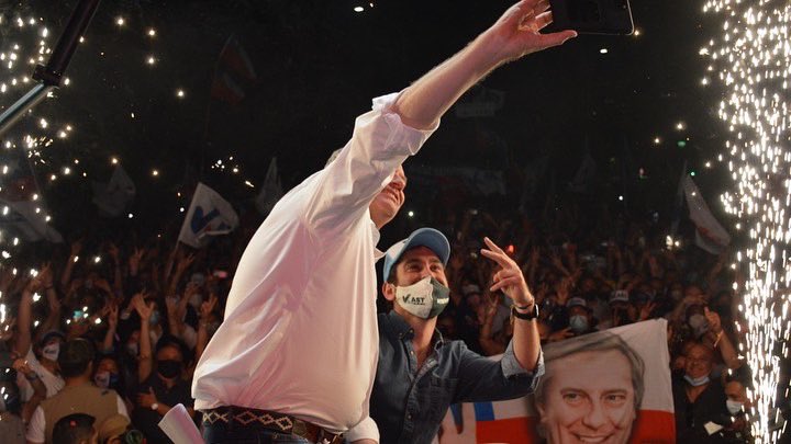jakastadriasola's tweet photo. Han sido años de luchar contra "lo imposible". Imposible juntar firmas, imposible sacar más de 3%, imposible constituir un partido, imposible sacar más del 10%.

Cuando hay corazón y amor a la Patria, no hay imposibles! Seguimos con toda la fuerza para ganar!
#KastPresidente https://t.co/hUWW2X6Mcf