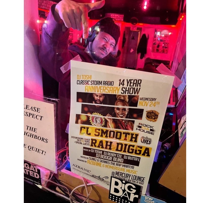 MakebaMooncycle's tweet photo. Nov 24th, Pre Thanksgiving Party!!
#ROCKDAHOUSE #AZBANE &amp; #mercuryloungenyc presents
14 Year Anniversary Show 
⁦@RealCLSmooth⁩ ⁦@therealrahdigga⁩
Hosted by: Skanks ⁦@flowfessional⁩ ⁦@Sunez7⁩ https://t.co/8LyGUwk4Cy