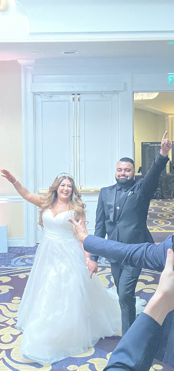 GoodGuyGr3g's tweet photo. Amazing time this weekend celebrating the marriage of @RPun @noveenjoon 

Beautiful ceremony honoring Hindu &amp; Persian traditions. Good times with good people. Cheers to the new couple on starting their next chapter

#JoonAndJaan https://t.co/I50YdyXiJn