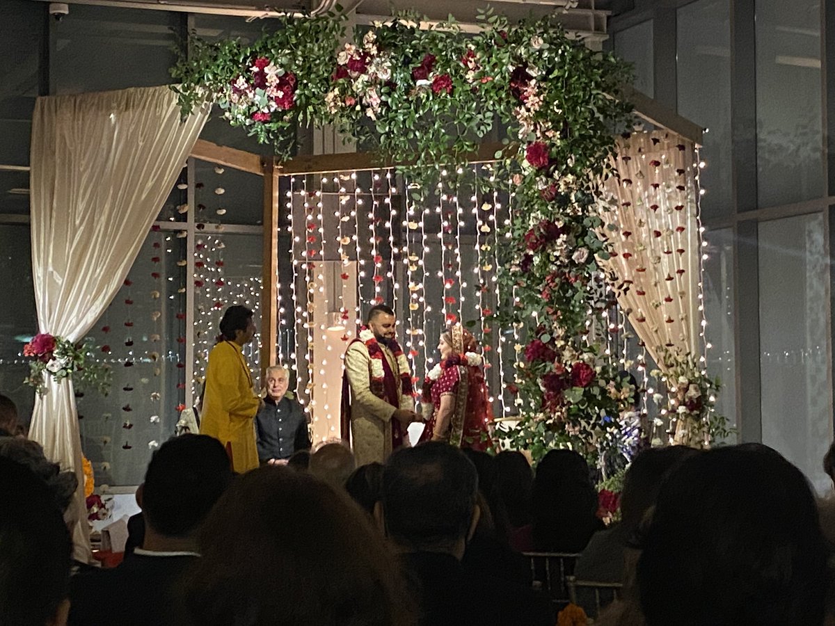 GoodGuyGr3g's tweet photo. Amazing time this weekend celebrating the marriage of @RPun @noveenjoon 

Beautiful ceremony honoring Hindu &amp; Persian traditions. Good times with good people. Cheers to the new couple on starting their next chapter

#JoonAndJaan https://t.co/I50YdyXiJn