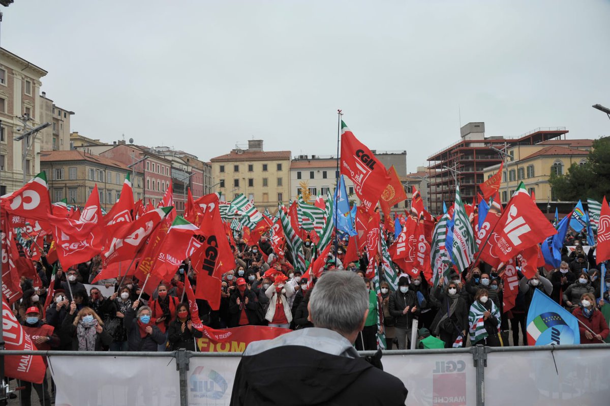 🟥 #LAVORO, #FISCO, #PENSIONI: una #manovrainadeguata. Tantissimi alla MANIFESTAZIONE REGIONALE di #CgilCislUilMarche di sabato scorsoad #Ancona con Maurizio Landini per cambiare la legge di bilancio
facebook.com/75156169490976… <a href="/cgilnazionale/">CGIL Nazionale</a> <a href="/collettiva_news/">Collettiva</a>