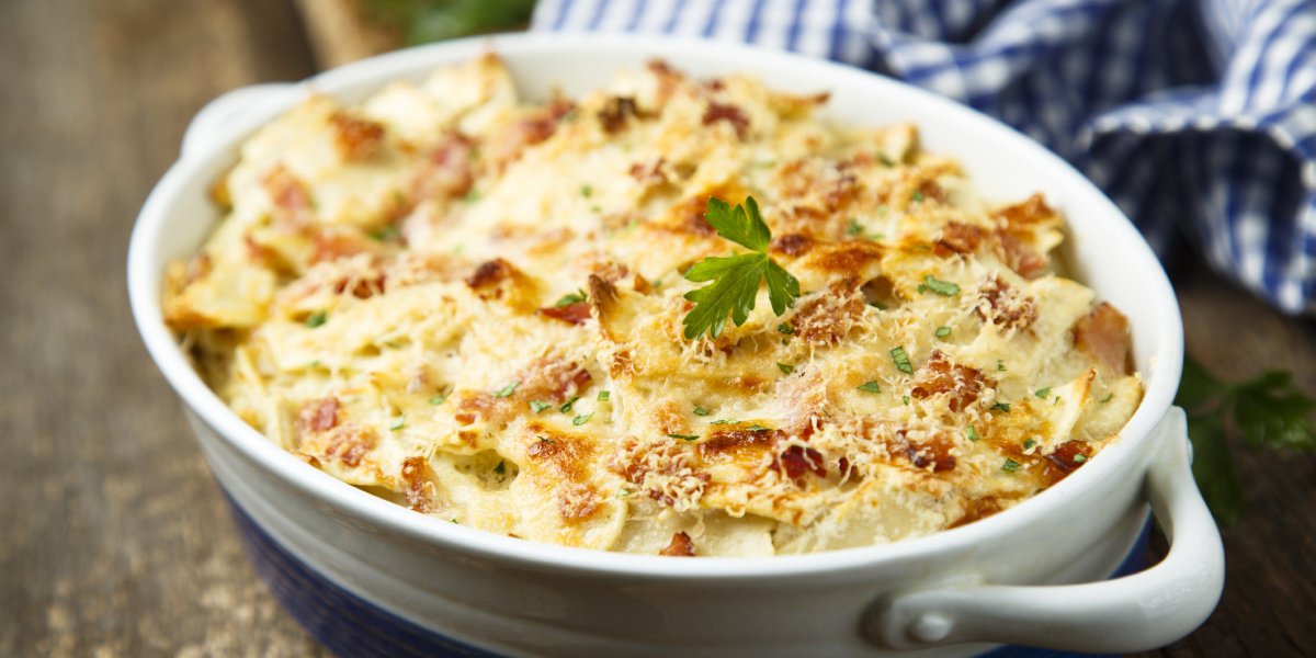 tourisme_gtm's tweet photo. #serie #topito
5 #idees #antideprime automnale > 1 : préparer et savourer une bonne tartiflette façon Granville Terre et Mer avec le #fromage de chèvre local ▶https://t.co/V4JH7GxNry
@topito_com @topitovoyage @topitoshopping @tendancescuisin @elleatable #gastronomie https://t.co/hH7wsSXAoV