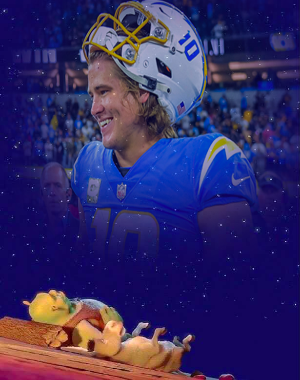 chargers's tweet photo. gn moon https://t.co/UeOIul7HAW