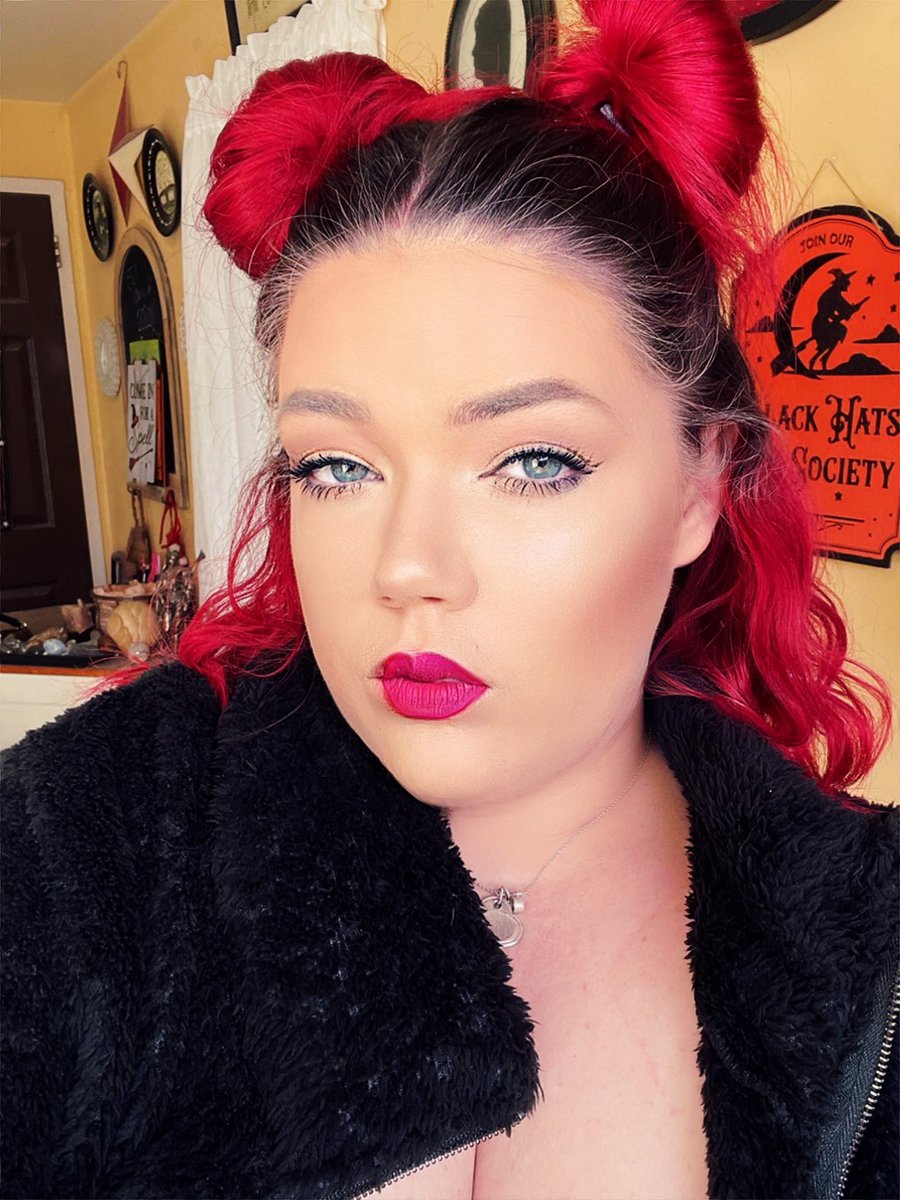 BreaMarie16's tweet photo. @gooddyeyoung “we’re all in this together” over dark brown hair with some blonde. ❤️ https://t.co/8hHNNOI6sb