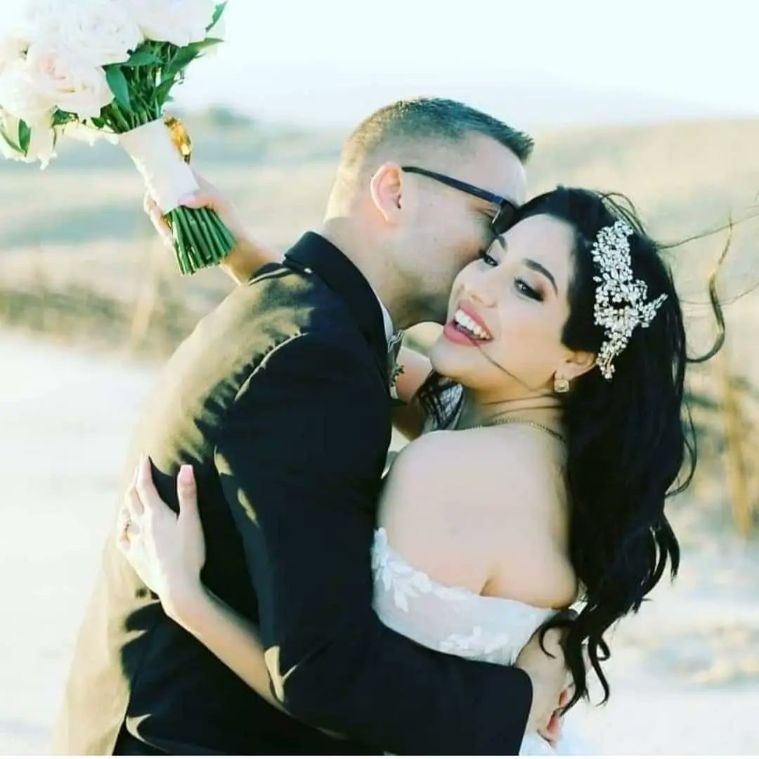 nazyjavid's tweet photo. SO THIS IS LOVE ๐ถ | Stuff like this is why I married him ๐คตโโ๏ธ๐ฐโโ. A romantic at heart โค. Thank you for letting us share our love story with you ๐๐๐. #NewlywedWithNazAndEd #SoThisIsLove #HappilyEddieAfter #JavidWilsonRidealong #LoveStory #NeddyWeddy #SentencedToLifeOn12121๐ฎโโ๏ธ https://t.co/PZYilISfXE