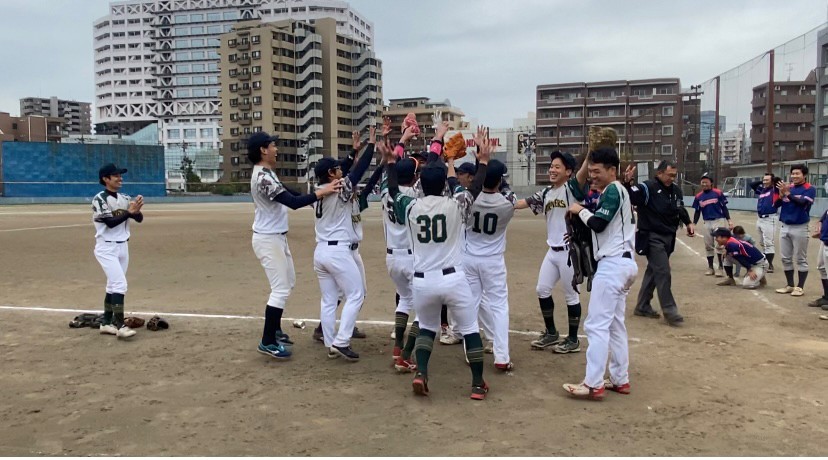 Foresters89's tweet photo. CUBEリーグ決勝トーナメント準決勝vs TAMANAWAYさん
F0101000|2
T0000020I2
末永、村上、五木田ー山口
本塁打　長尾⑥号ソロ
　　　　五木田①号ソロ
勝つと神宮球場での決勝戦進出が掛かる一戦、2本の本塁打で先制するも同点に追い付かれ、特別ルールのジャンケンで5-4で勝利！決勝(神宮)進出決定！！ https://t.co/Wjlza7PjzZ