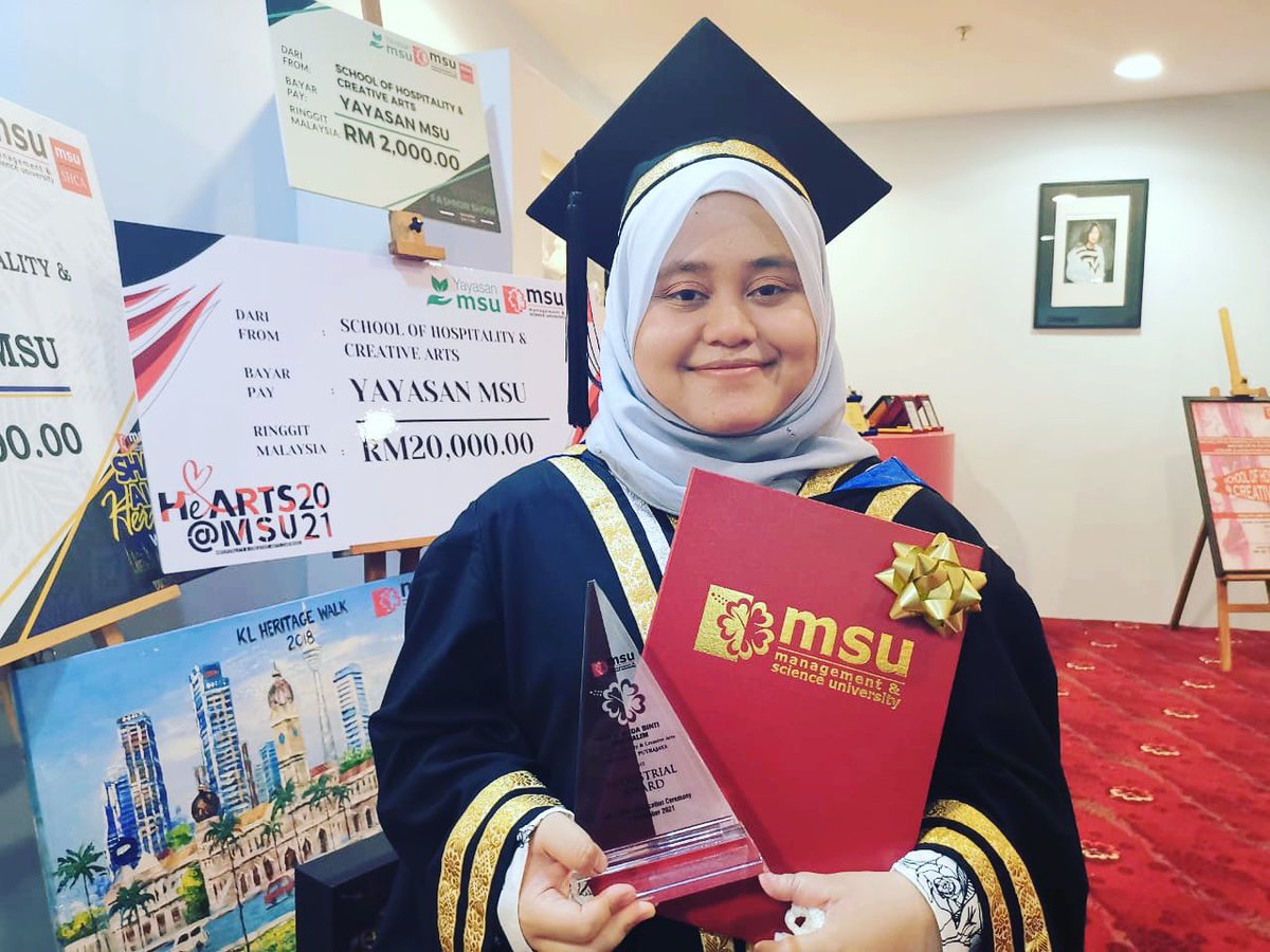 MSU Indusrial Award Recipients, MSU 28th Convocation Ceremony. 

Congratulations to our Industrial Award's Recipient, Nurul Huda binti Abdul Halim, Bachelor in Culinary Arts (Honours)
Le Meridien Putrajaya

#MSUconvo28
#MSUMalaysia
#MSUrians
#msushca