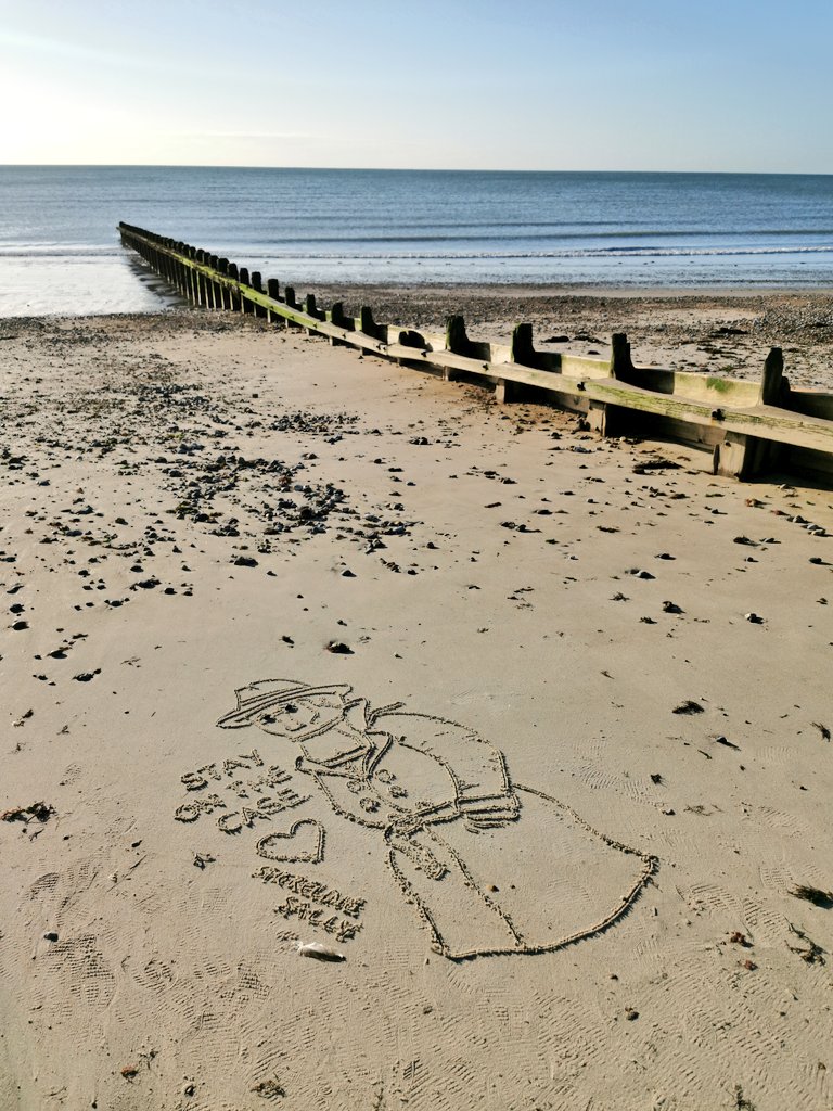DigiDaughter's tweet photo. Stay On The Case 🤖 #DickSpanner #Detective #StopMotion #robot #Claymation #TerryAdlam @gerryAnderson #VivianStanshall
💛 #StaySafe #sanddrawing #beachart 🌊🌊🌊 #Lockdown2021 #morale #VitaminSea #Lockdown2020 #comics #cartoons ✍️ #SandBanksy #shorelinesally
Character No.1258 https://t.co/TeTPYPPft7