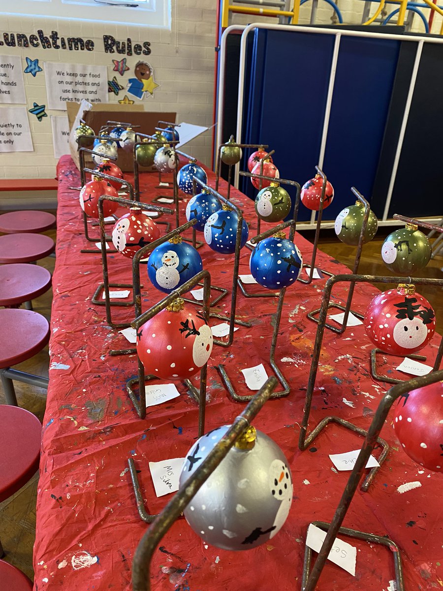 parky0077's tweet photo. It’s that time of year again ⛄️🎄@educationgroup #Christmas2021 https://t.co/2pxmru6vnG