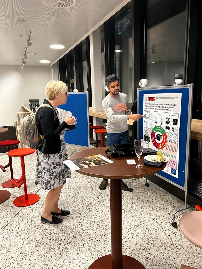 NanoBioKTH's tweet image. Last week @a_h_m_a_d_17 and @KTHaragan won the Best Poster prize at the 2nd KI conference on Sustainable Development presenting our low cost centrifugal platform for COVID-19 diagnosis. 

@scilifelab @KTHuniversity @RussomAman @pelechanolab 

#microfluidics