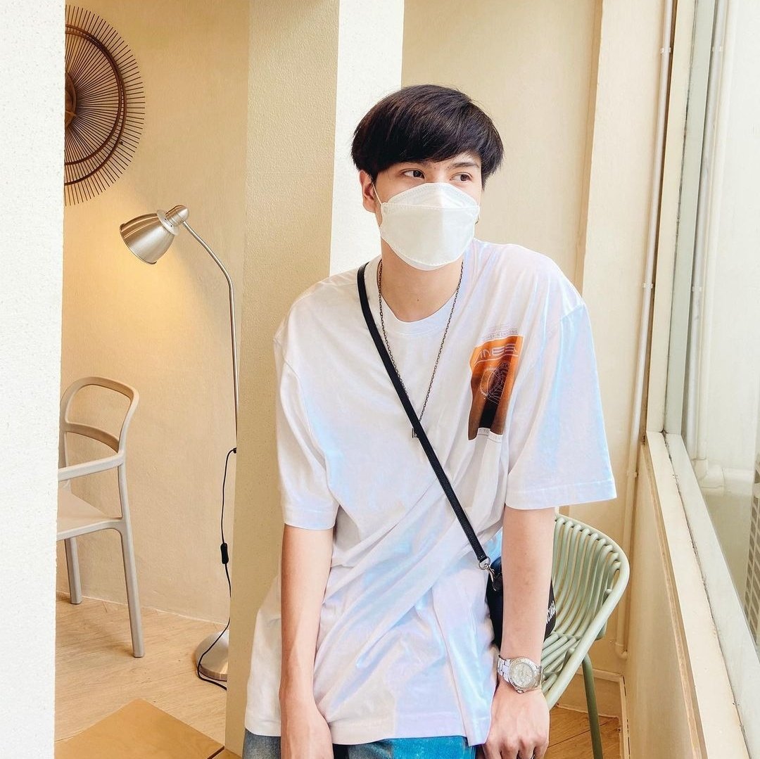 ㅤ
                             
ㅤ            𝐚𝐦𝐨𝐫𝐞_𝐦𝐚𝐫𝐜 posted a picture 

                     ㅤㅤ‟I guess I can be at two places at once."

            📍Bibliotheque HQ, Germany

ㅤ