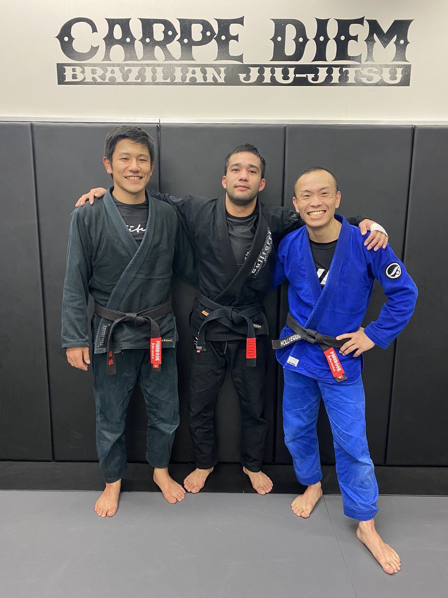 jiujitsu270's tweet photo. NR柔術から@spinmaster_ と佐藤さんが出稽古来てくれました。スパーありがとうございました！楽しかったです😄🔥
松本さんとは紫帯の時に試合した事ある。こうやって自分の指導してる道場でスパーできて嬉しかった。
また奈良で会いましょう🙌🏻🤩
これからもよろしくお願い致します！🙏🏻 https://t.co/jv4bY89LQp
