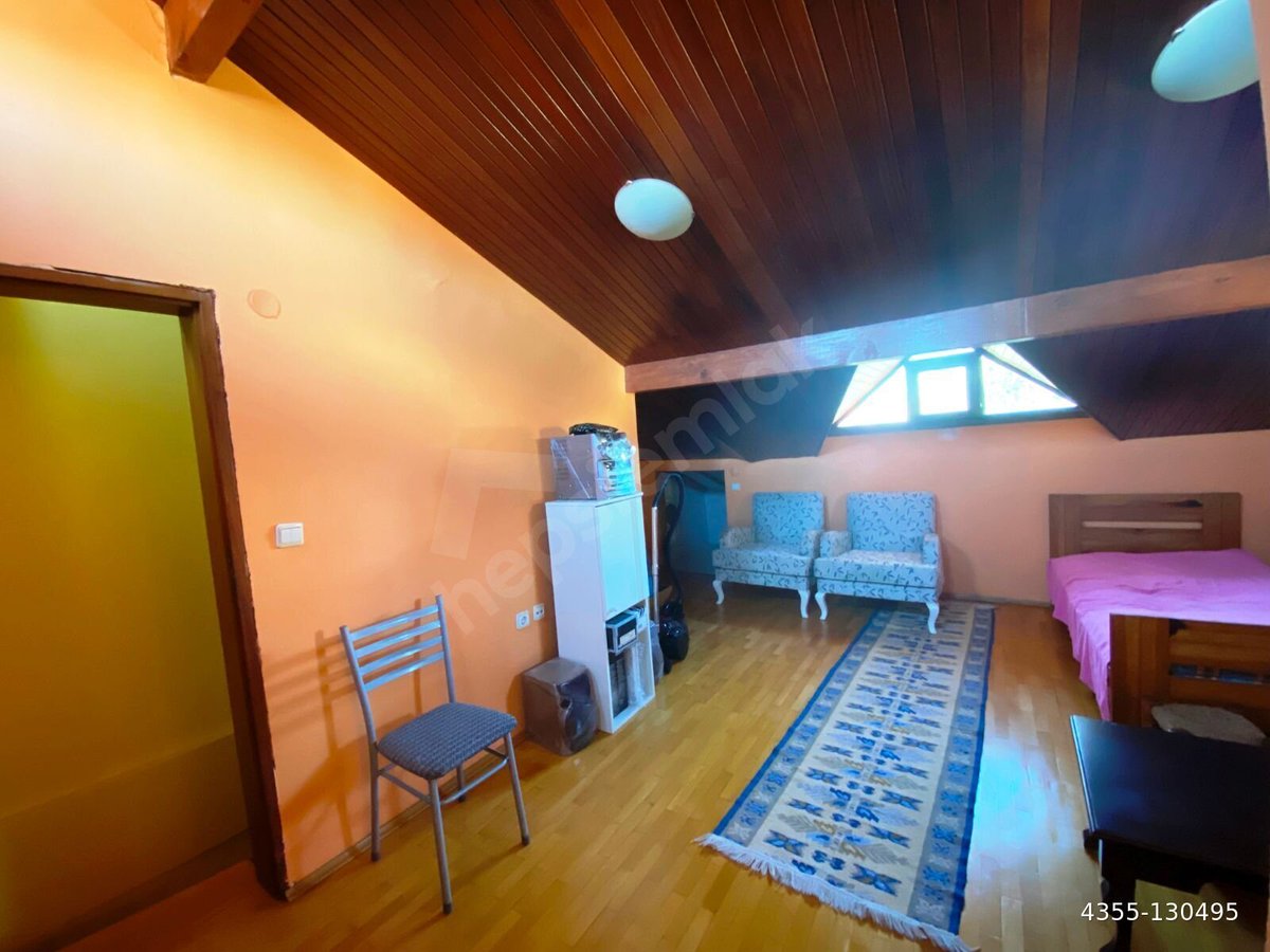 siteilanlar's tweet photo. 📍TUZLA ŞENYURT SİTESİ BAKIMLI TRİPLEKS SATILIK İKİZ VİLLA

🏷 Fiyat: 3.500.000 TL

👤Melek TOP
📌Realty World Czm Gayrimenkul
📞0552 763 45 82

📌 İlan No: # 1005644
ℹ️ https://t.co/GB6p8TsRGj
#emlak #gayrimenkul #remax #coldwellbanker #satılık #kiralık #konut #sahibinden #tuzla https://t.co/KwPxaBXcwe