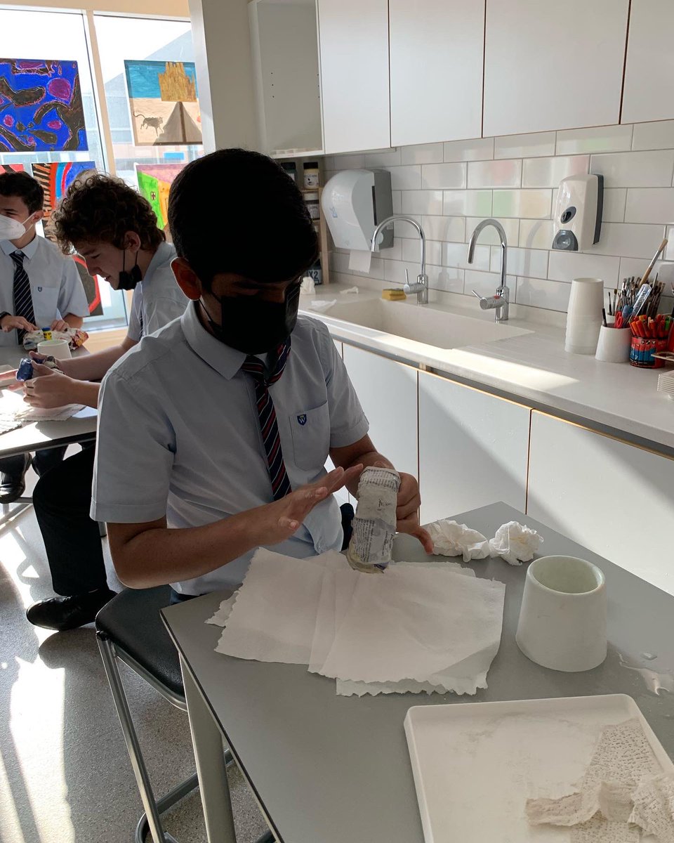 Arts_WEK's tweet photo. Turning something 2D into something 3D! Our Year 9 students have started to make their final outcomes using Modroc! #hplhardworking #hplcreativity #hpllinking #wek_visual_arts #sculpture https://t.co/MLCtcT4kuZ
