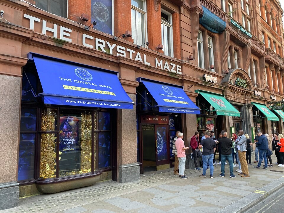aimcleaning's tweet photo. Here are some of the images from our recent trip to London’s Crystal Maze & Hard Rock Café.
It was the first opportunity since the start of the pandemic for the entire AIM Team to meet safely and we certainly enjoyed the team building activities in the Crystal Maze! 😊
#AIMTeam https://t.co/ILpFAVGeMz