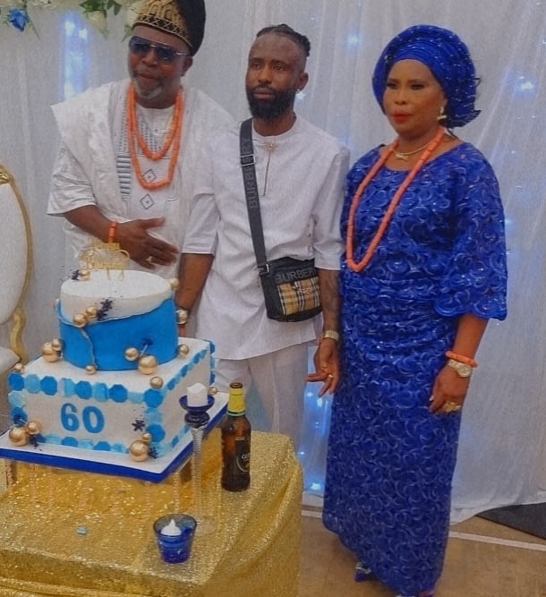 osawe_junior's tweet photo. Grateful Birthday💚❤💙 https://t.co/nLcaY2VR4X