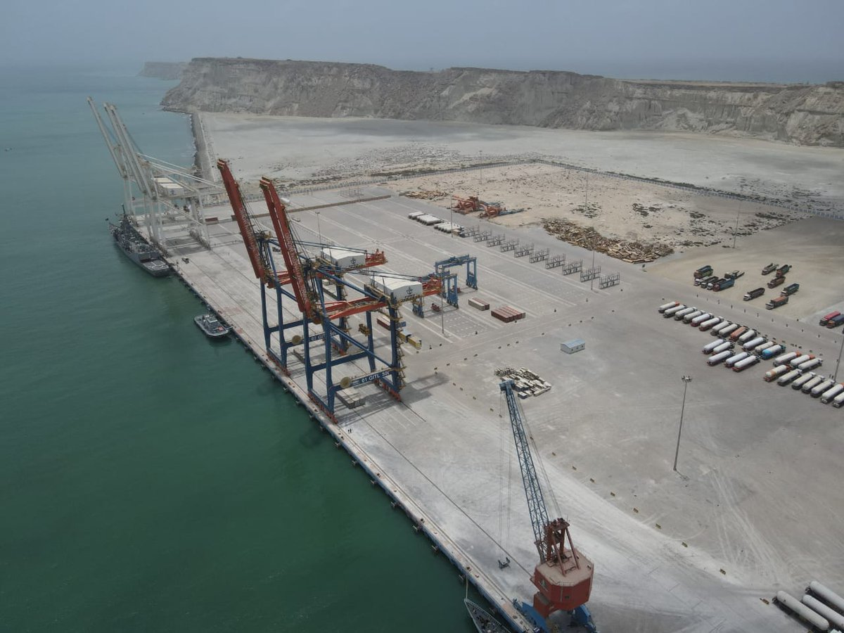 DrAnjal98249651's tweet photo. People of #Balochistan are protesting against CPEC. CPEC is the weapon of China to capture mineral rich Balochistan province of #Pakistan.#CPEC #PakProtestAgainstCPEC #Unrest_InPakistan #SaqibNisarExposed #SaqibNisarExposed #에스에프나인 #별들을이어_천러라_이름붙인날 https://t.co/6AY22OYfcI